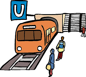 U-Bahnsteig mit Zug und Passagieren