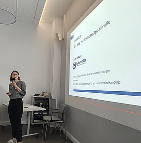 Jasmin Aust bei ihrem Vortrag